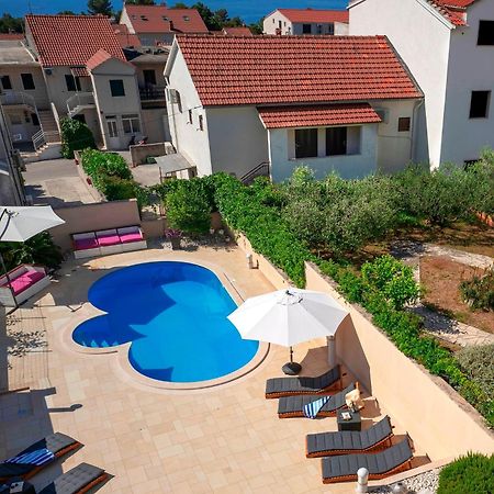 Hektorovic Poolside Apartments Bol Exterior foto