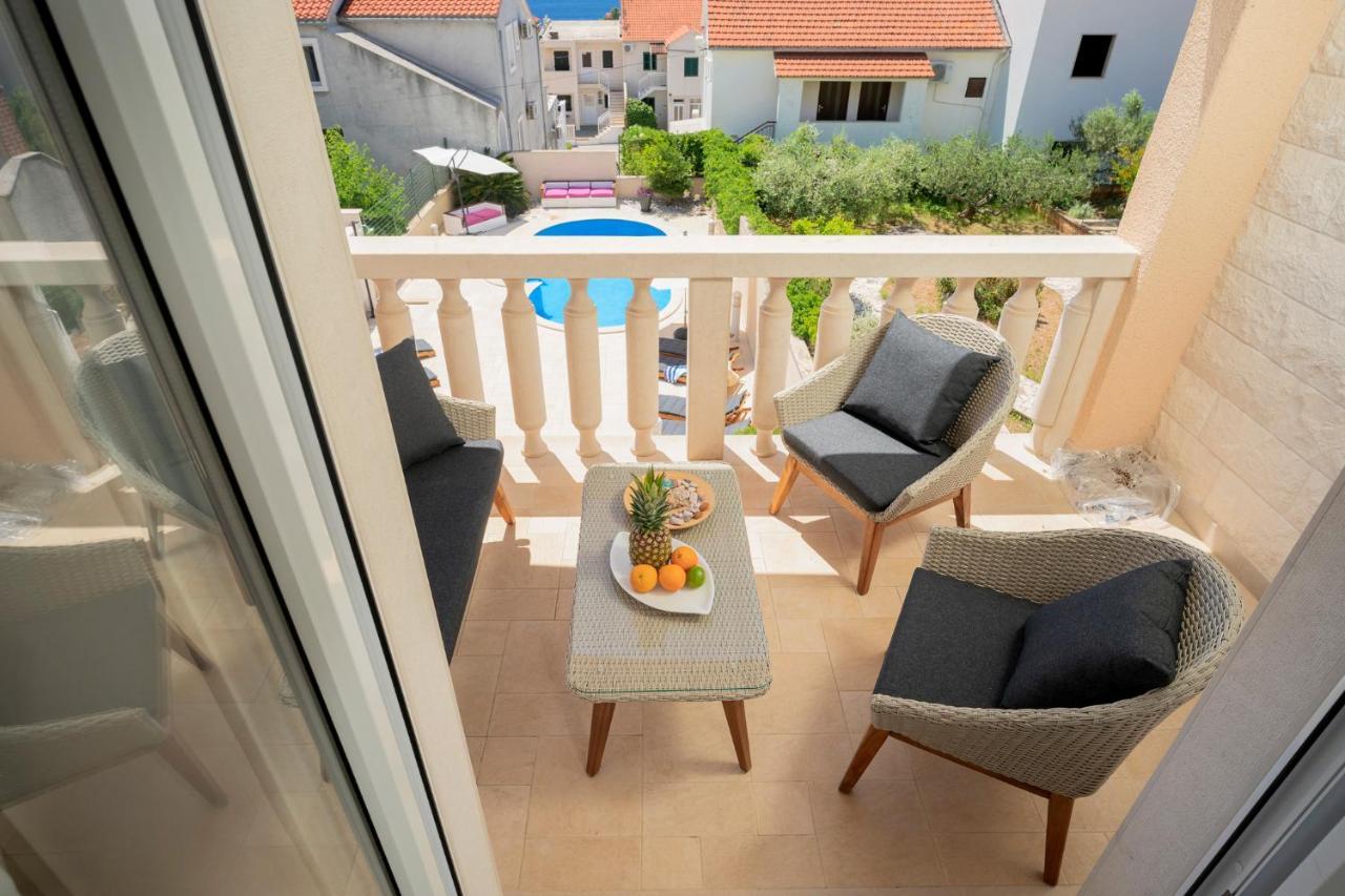 Hektorovic Poolside Apartments Bol Exterior foto