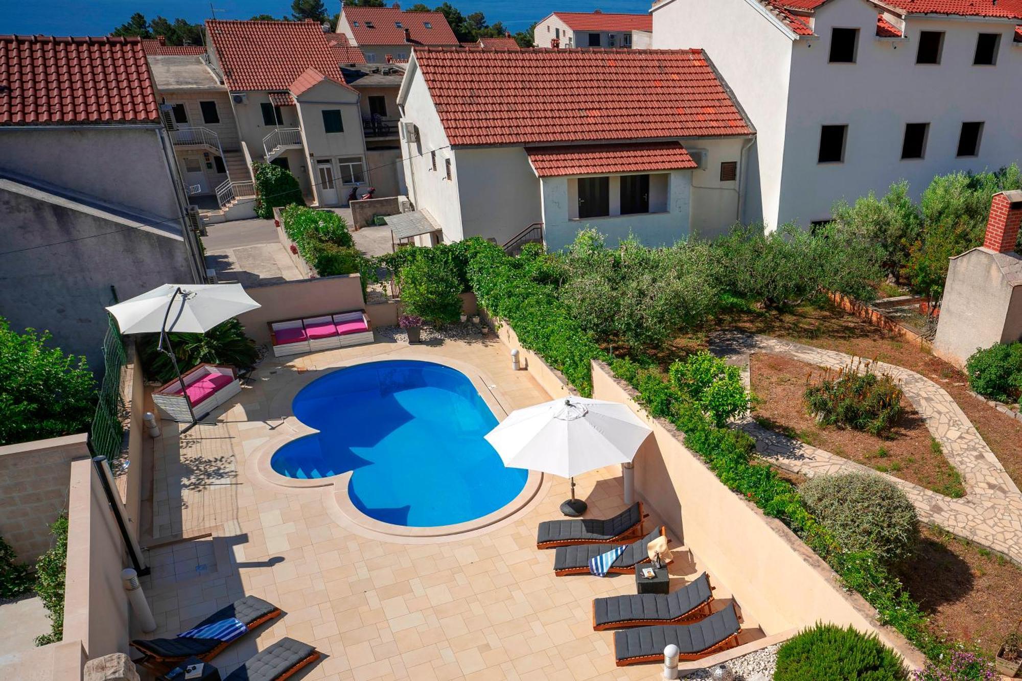 Hektorovic Poolside Apartments Bol Exterior foto